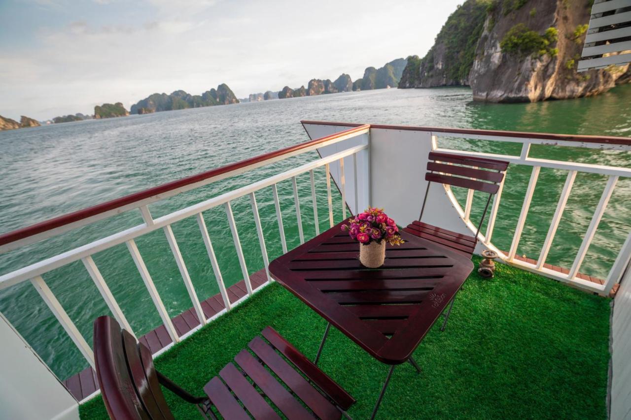ホテル Charm Boutique Cruise ハロン エクステリア 写真
